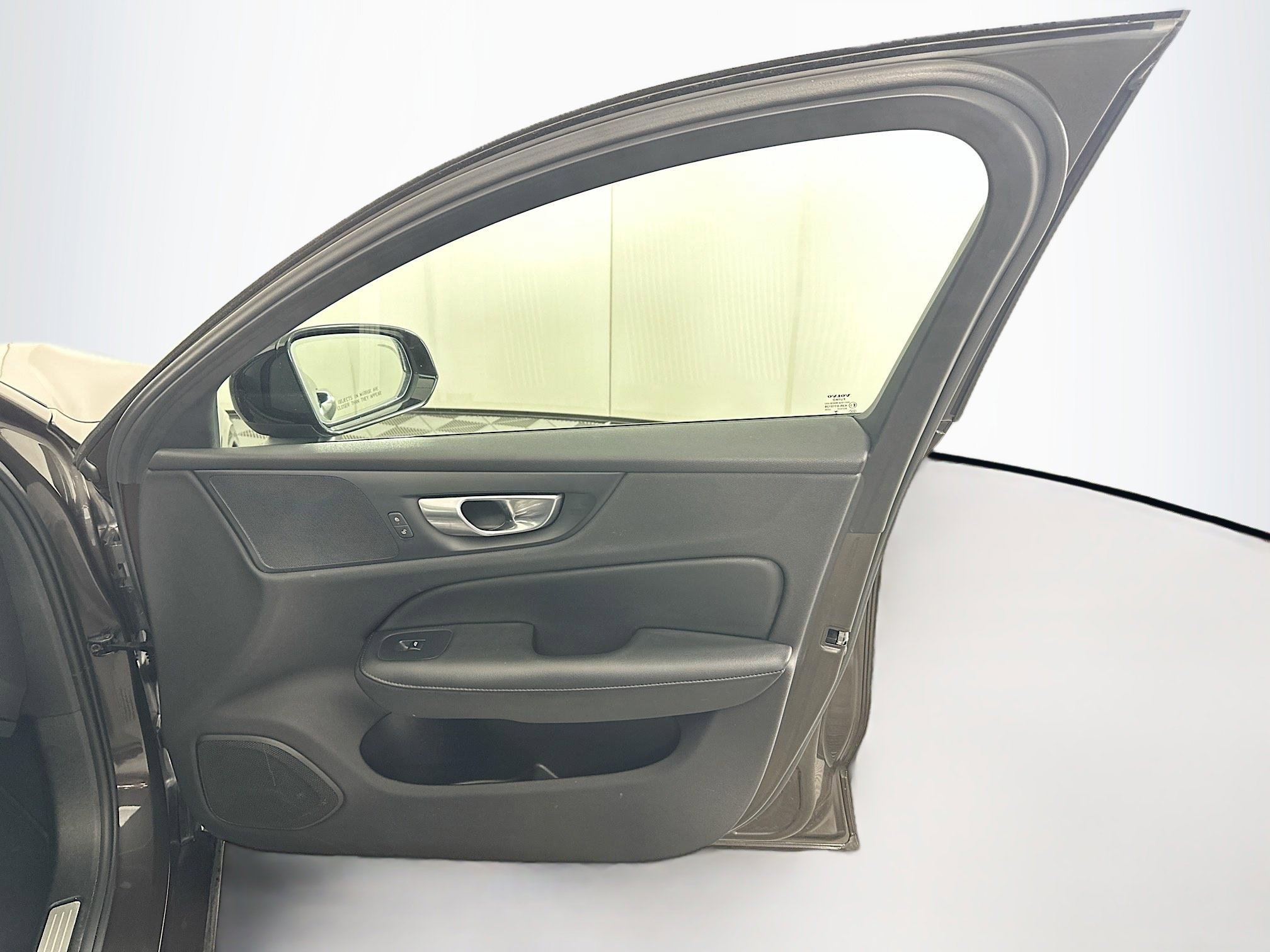 Used 2024 Volvo S60 B5 Core FWD image 32