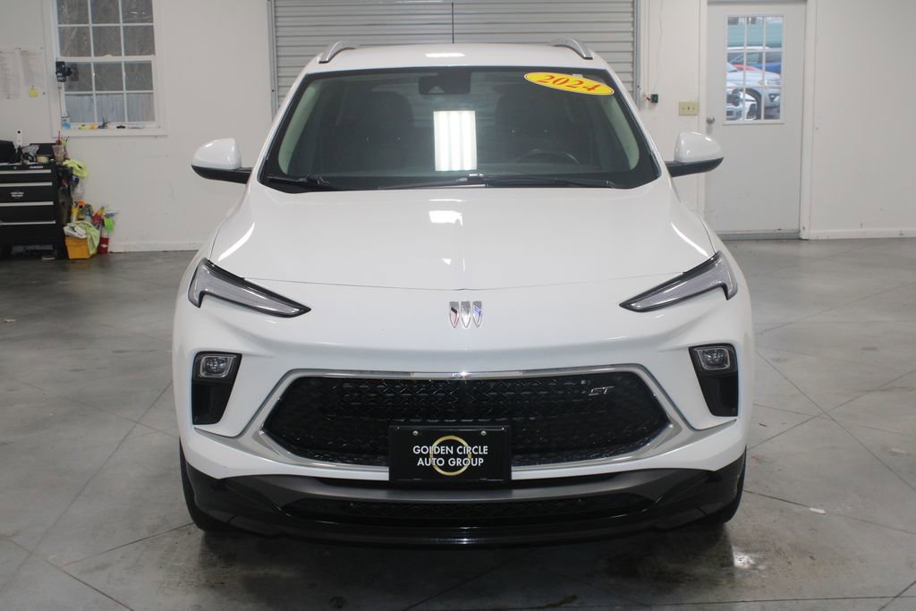 Used 2024 Buick Encore GX Sport Touring image 3