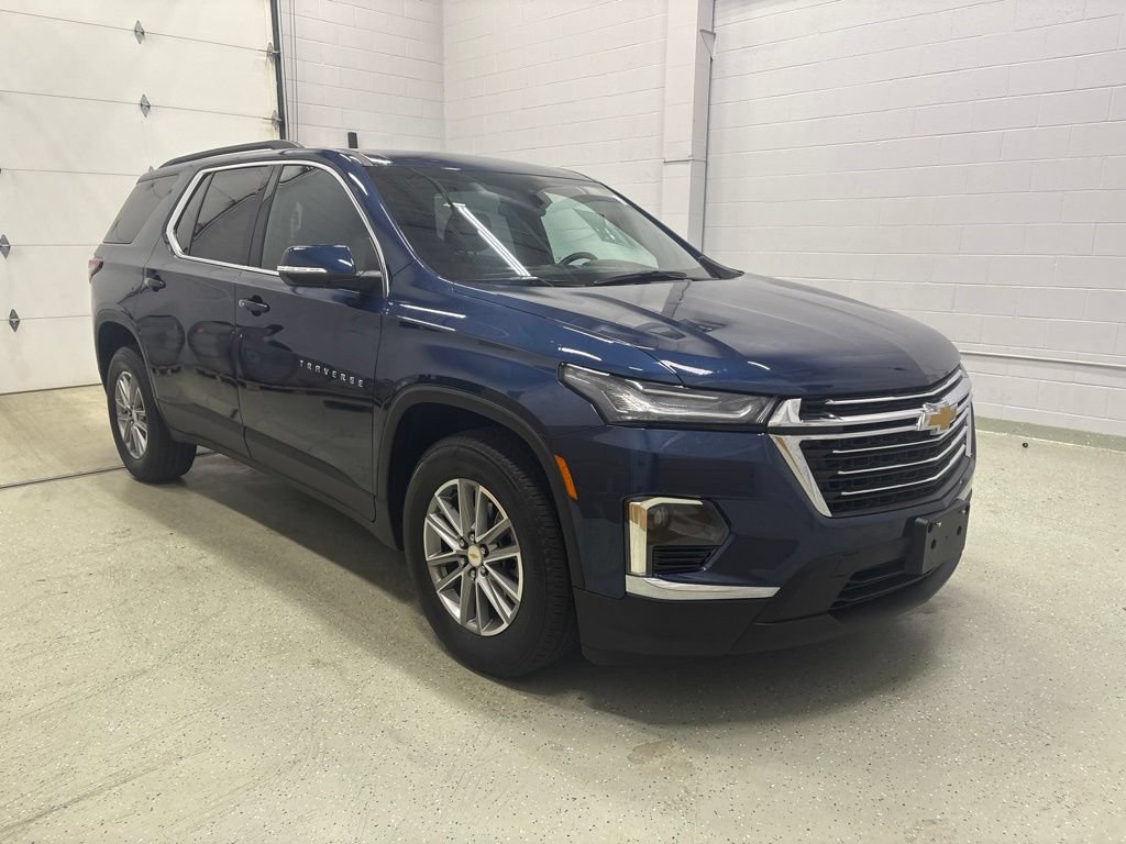 Used 2023 Chevrolet Traverse LT AWD/4WD image 2