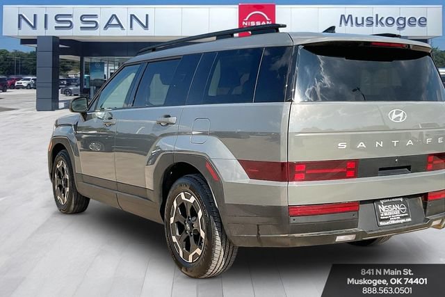 Used 2026 Hyundai Santa Fe SEL FWD image 4