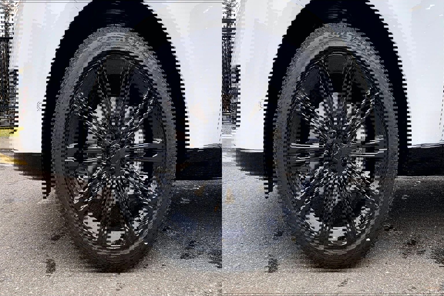 New 2026 Land Rover Range Rover SE image 11