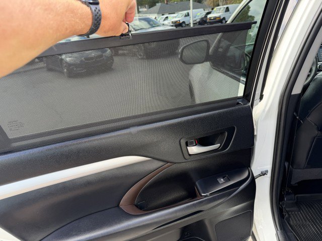 Used 2019 Toyota Highlander XLE image 10
