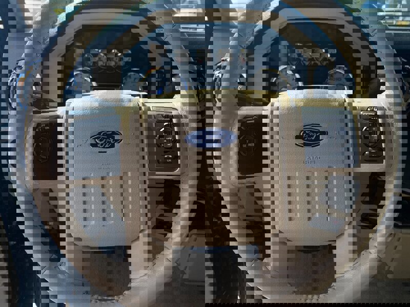 Used 2010 Ford F250 Lariat image 30