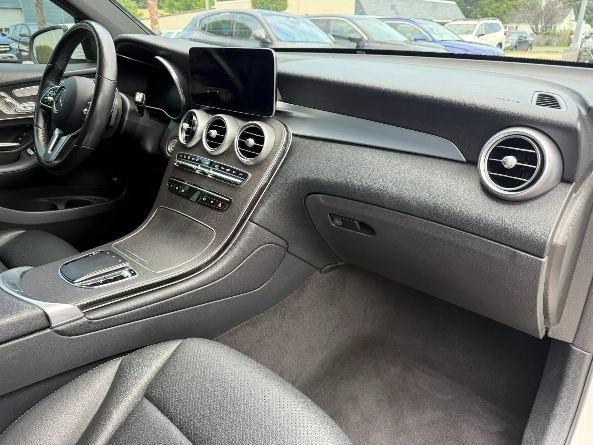 Used 2021 Mercedes-Benz GLC 300 4MATIC image 16