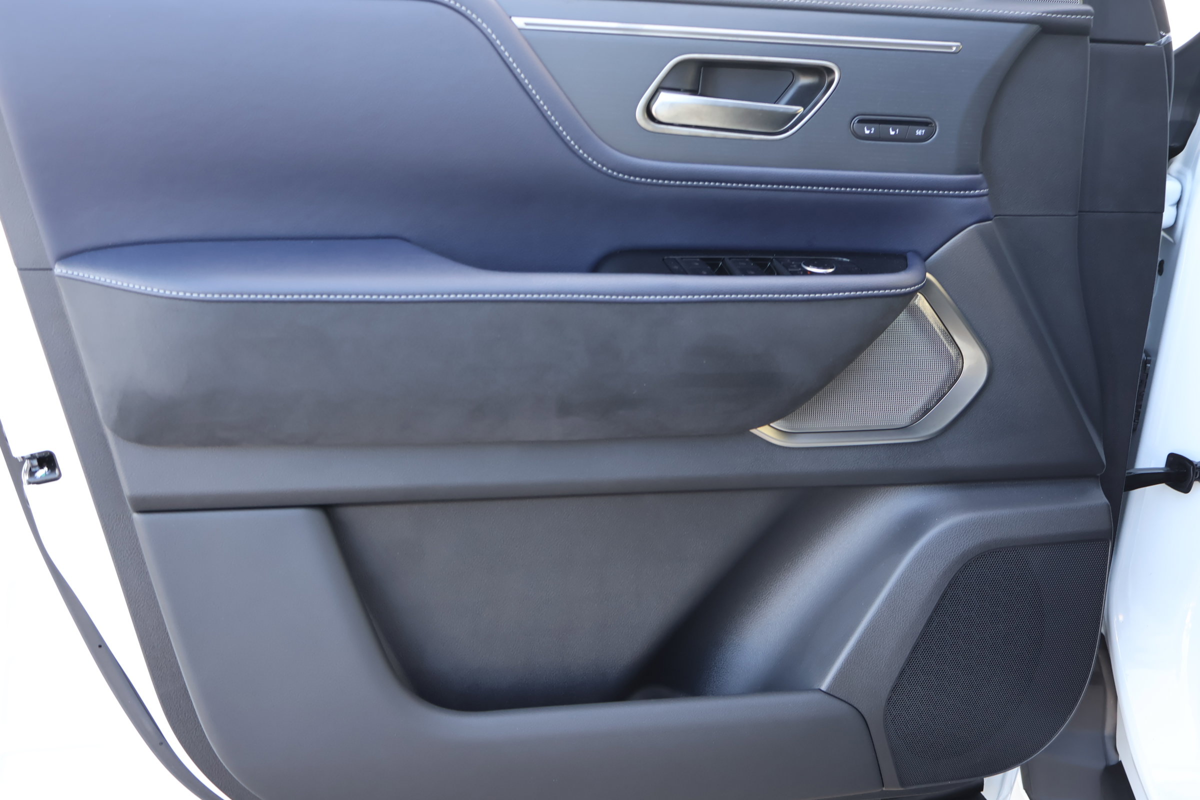 New 2026 INFINITI QX80 4WD image 11