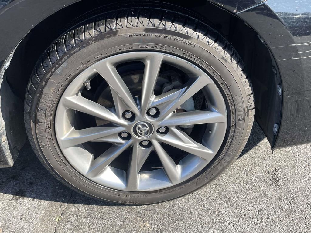 Used 2015 Toyota Prius V Five w/ Advanced Technology Package FWD image 31