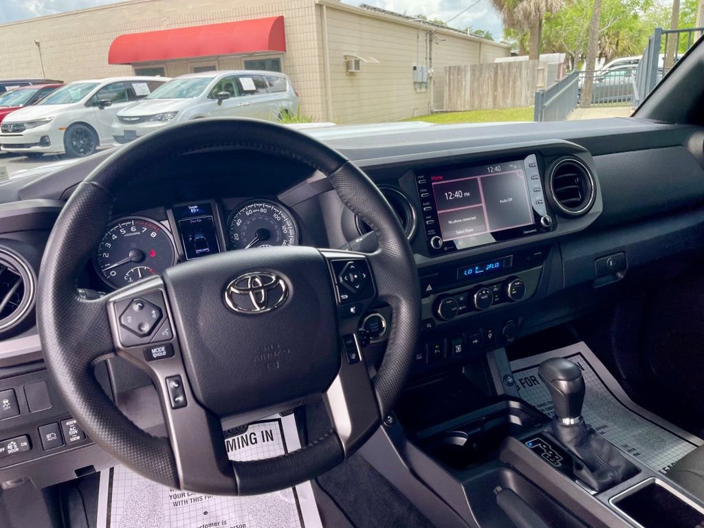 Used 2022 Toyota Tacoma TRD Sport w/ Technology Package AWD/4WD image 14