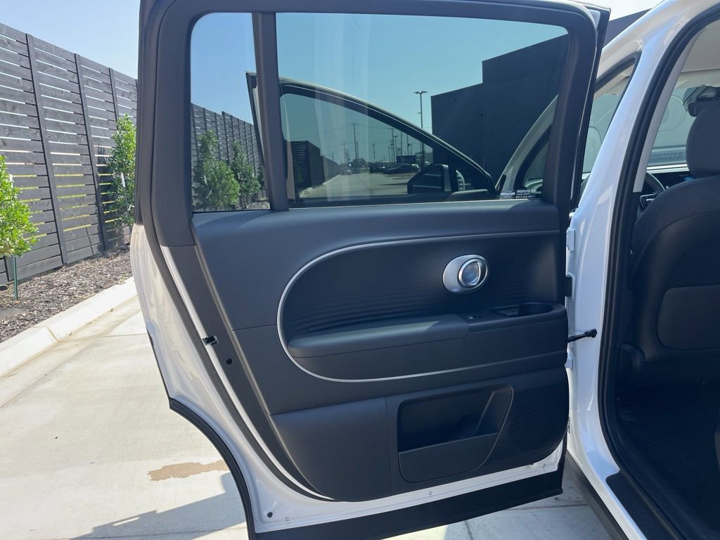 New 2026 Hyundai Ioniq 9 SE image 19