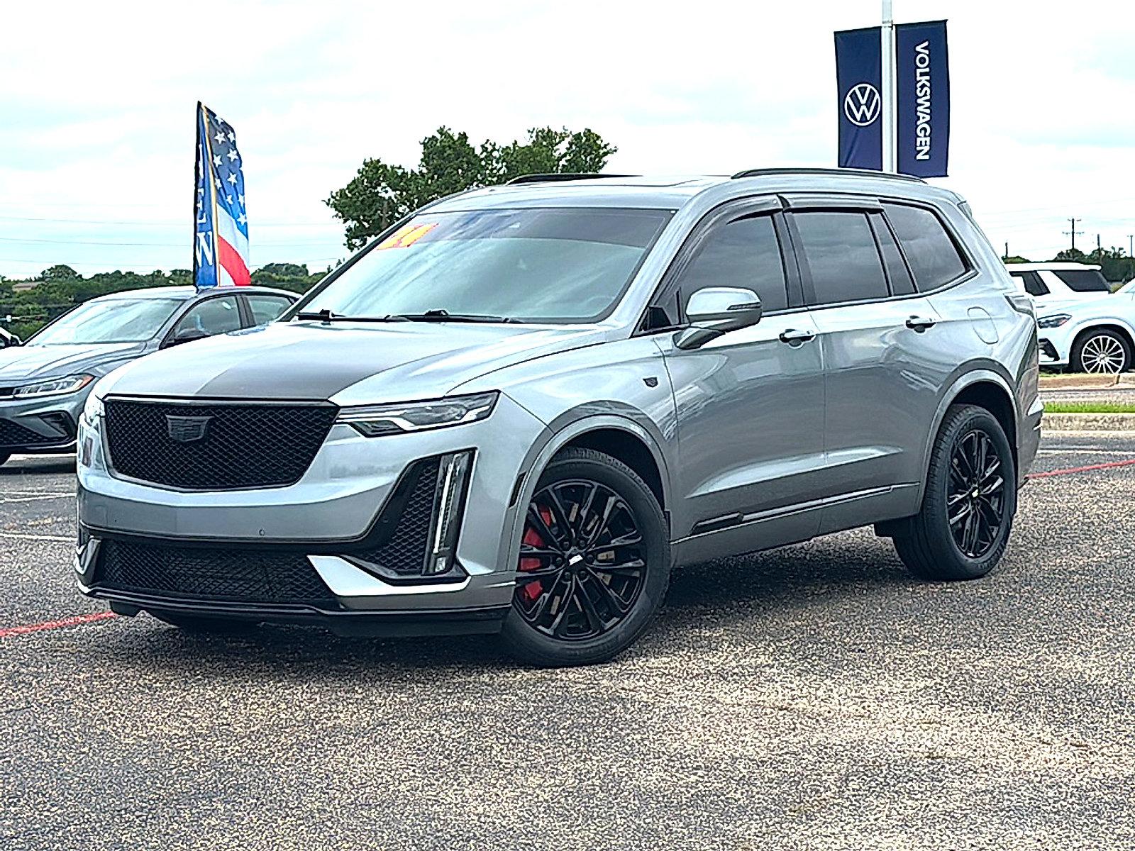 Used 2024 Cadillac XT6 Sport w/ LPO, Floor Liner Package AWD/4WD image 2