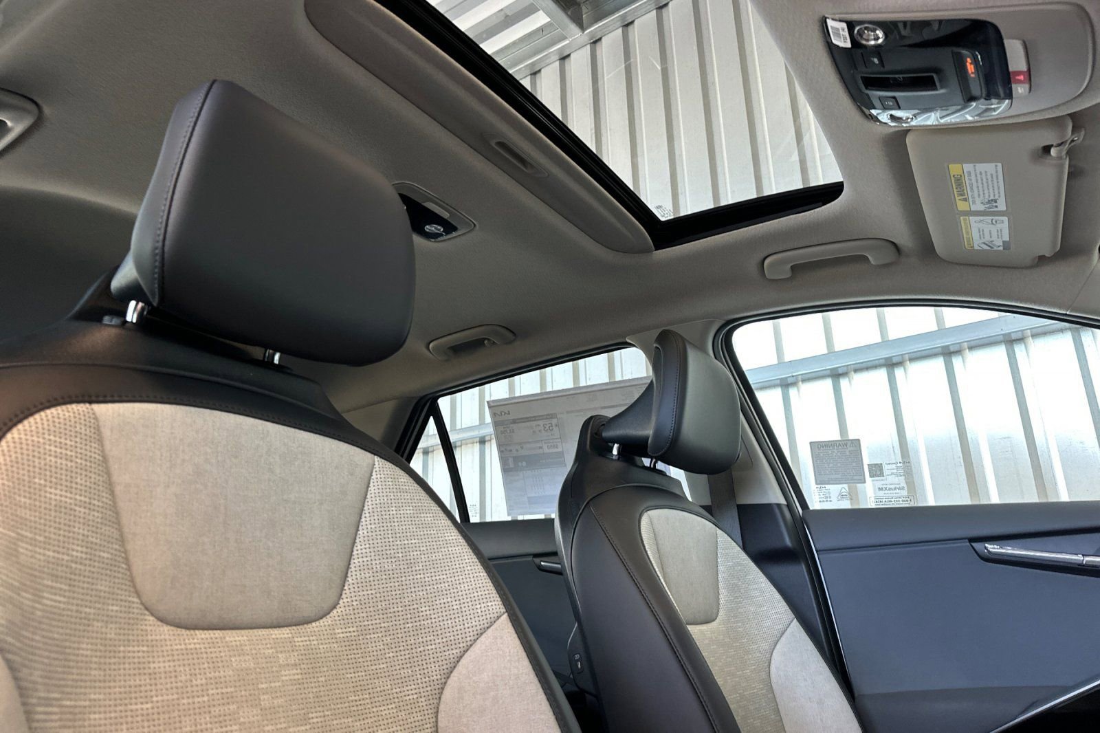 New 2026 Kia Niro FWD image 17