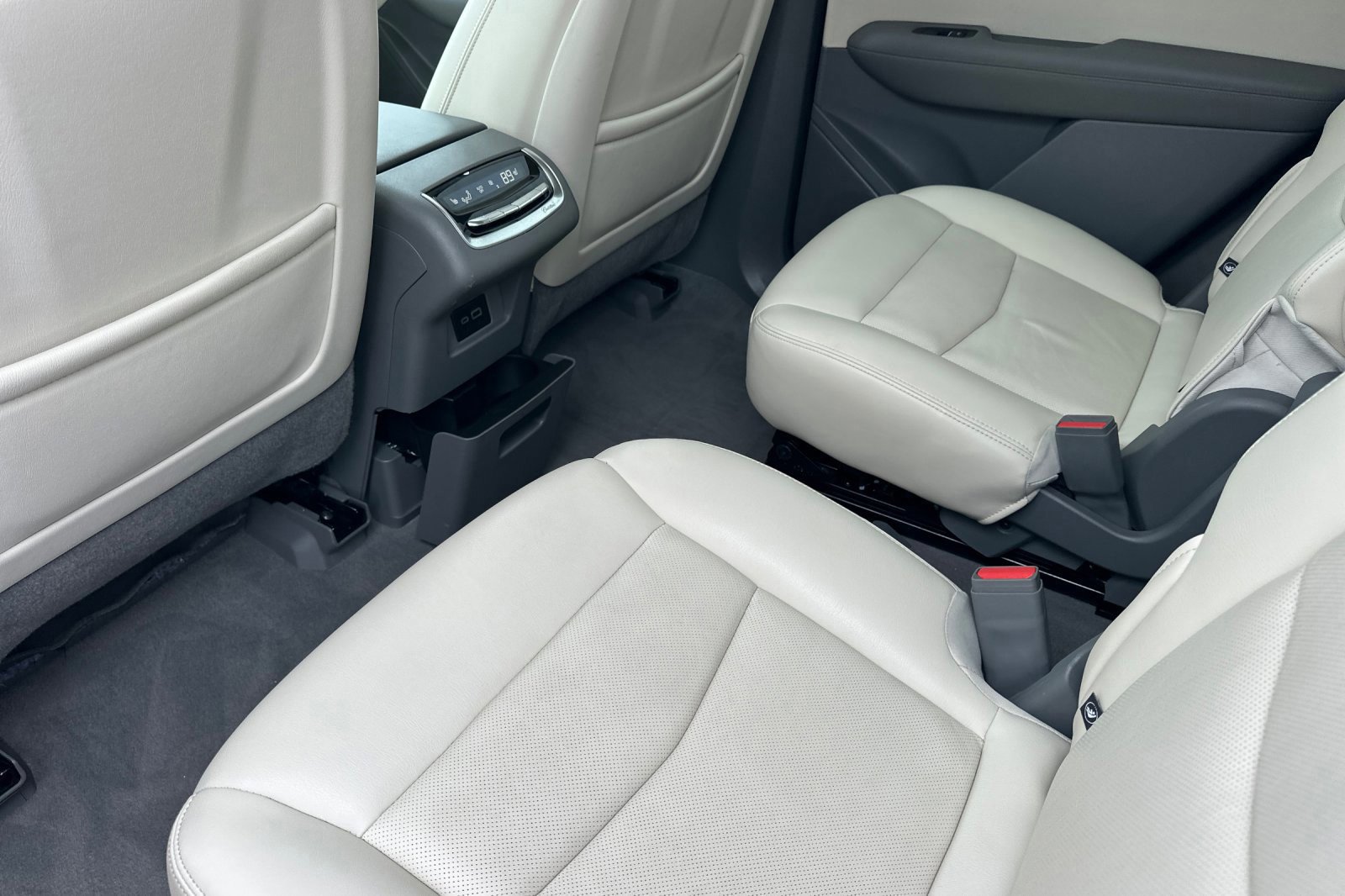 Certified 2025 Cadillac XT6 Premium Luxury image 12