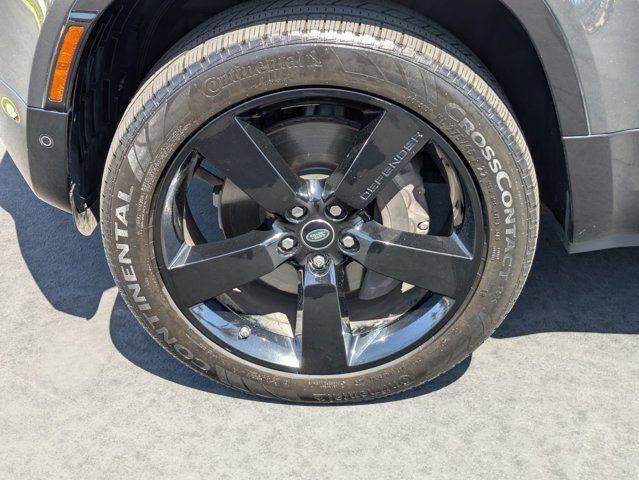 Used 2021 Land Rover Defender 110 X-Dynamic SE AWD/4WD image 9