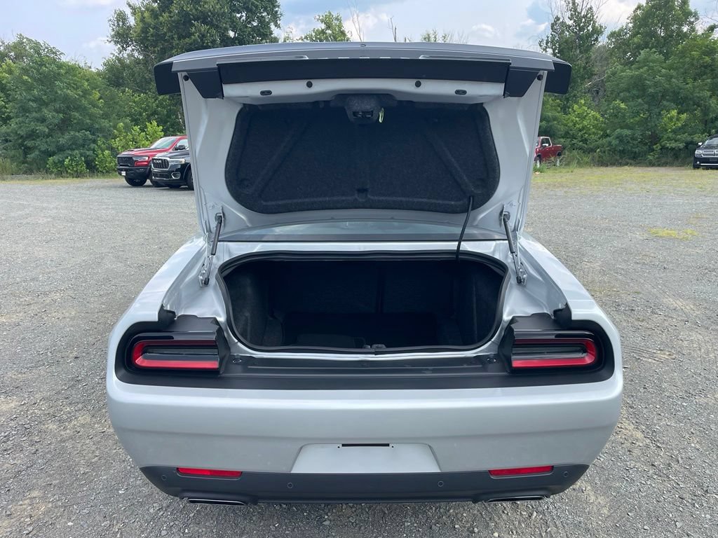 Used 2023 Dodge Challenger R/T RWD image 9