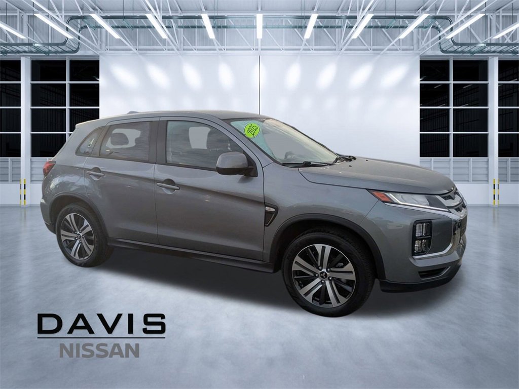 Used 2025 Mitsubishi Outlander Sport ES image 1