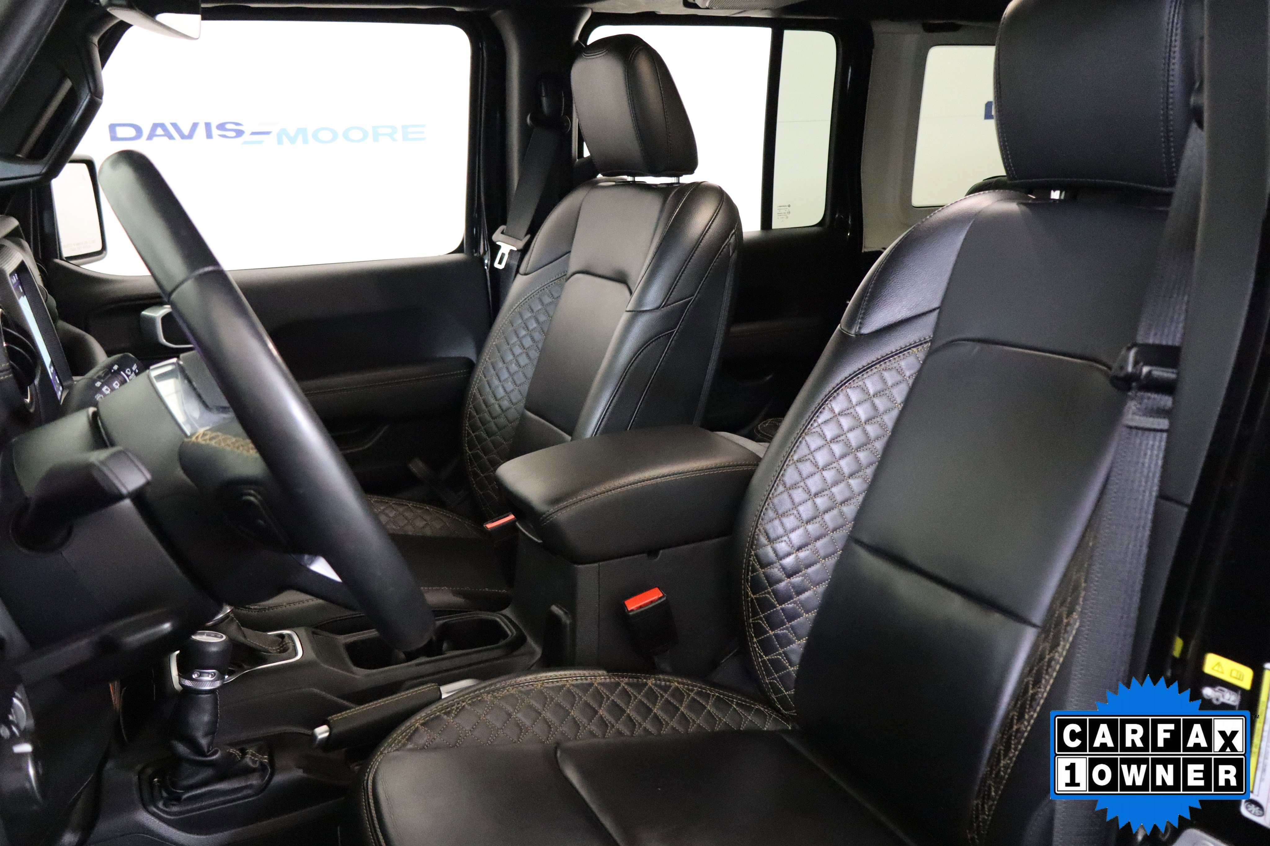 Used 2022 Jeep Wrangler Unlimited Sahara AWD/4WD image 23