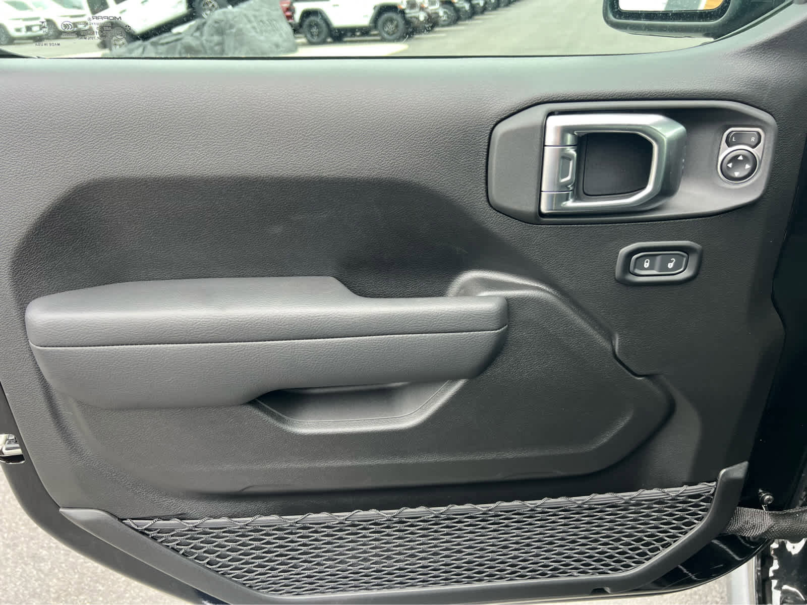 New 2025 Jeep Gladiator Sport image 10