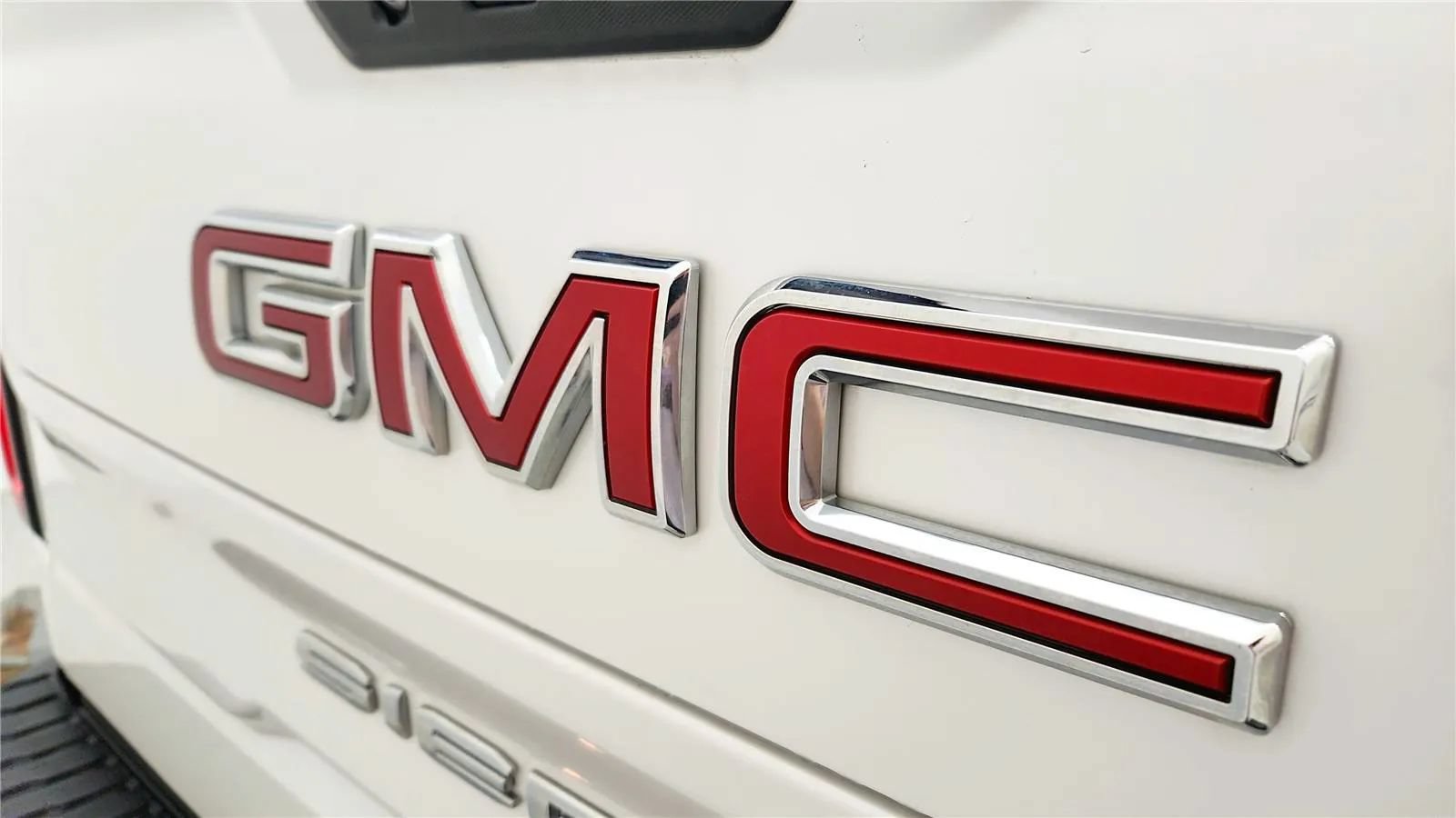 Used 2020 GMC Sierra 1500 SLT w/ SLT Convenience Package AWD/4WD image 16
