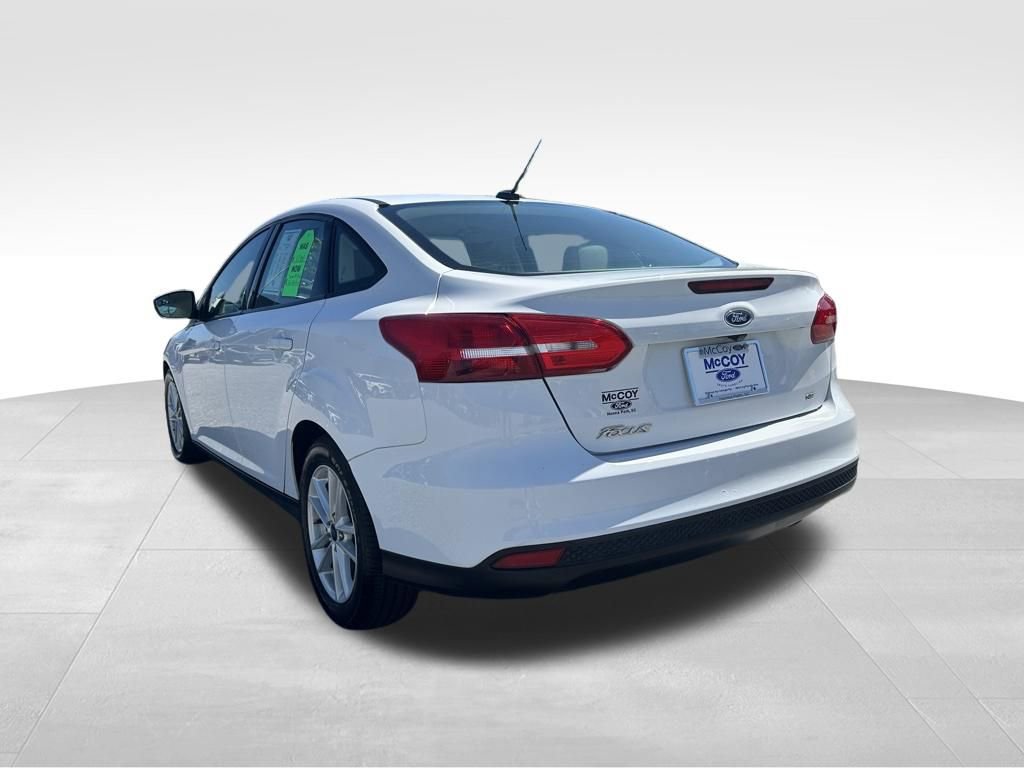 Used 2018 Ford Focus SE FWD image 3