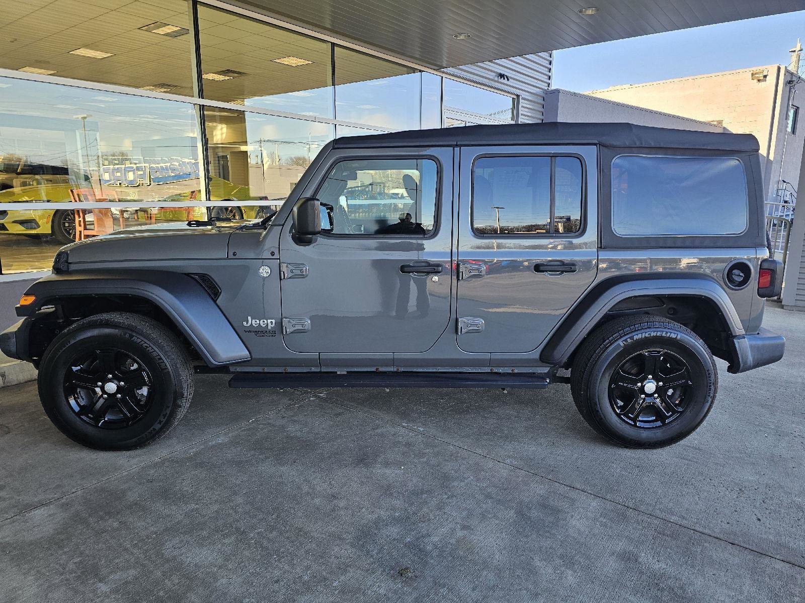 Used 2019 Jeep Wrangler Unlimited Sport S image 2