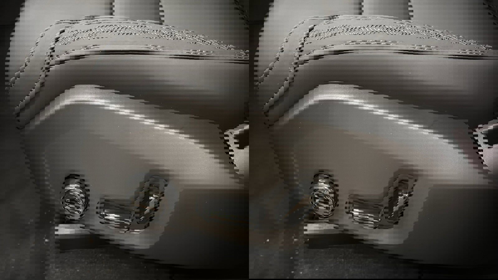 New 2026 Volvo XC60 T8 Plus w/ Protection Package Premier image 24