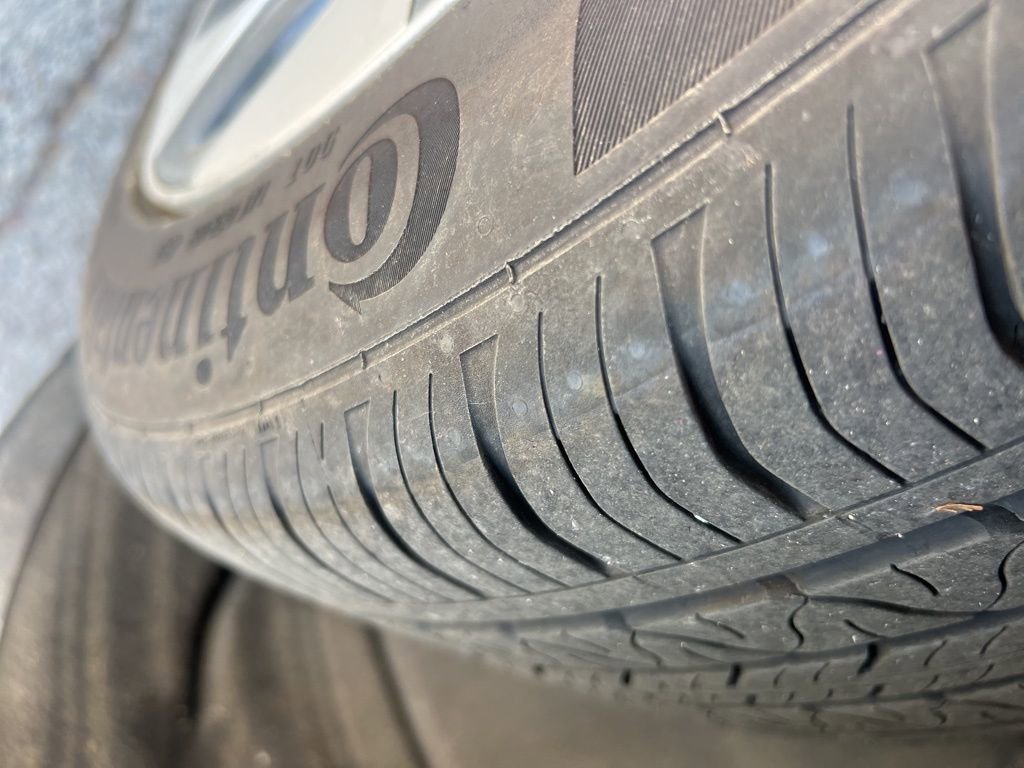 Used 2021 Tesla Model Y Long Range image 8