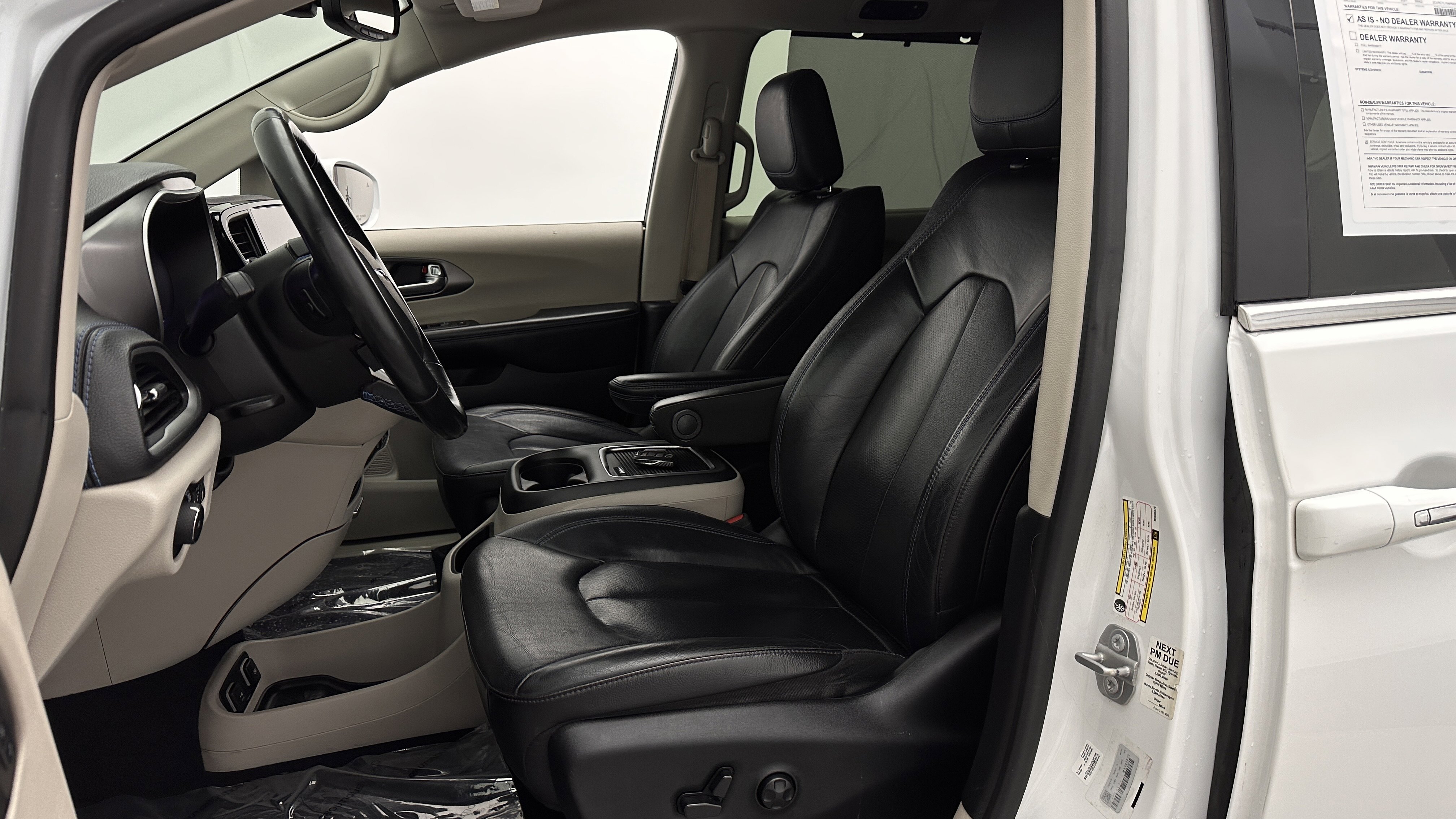 Used 2021 Chrysler Pacifica Touring-L FWD image 16