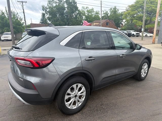 Used 2024 Ford Escape Active AWD/4WD image 3