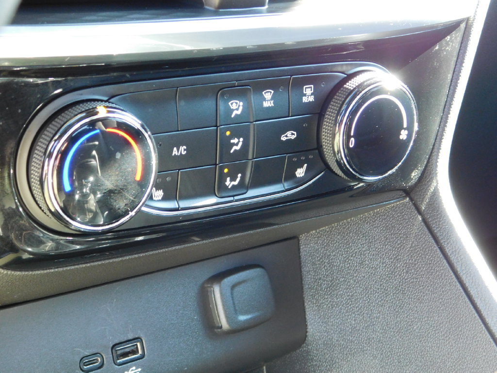 Used 2024 Buick Encore GX Sport Touring w/ Comfort Package FWD image 21