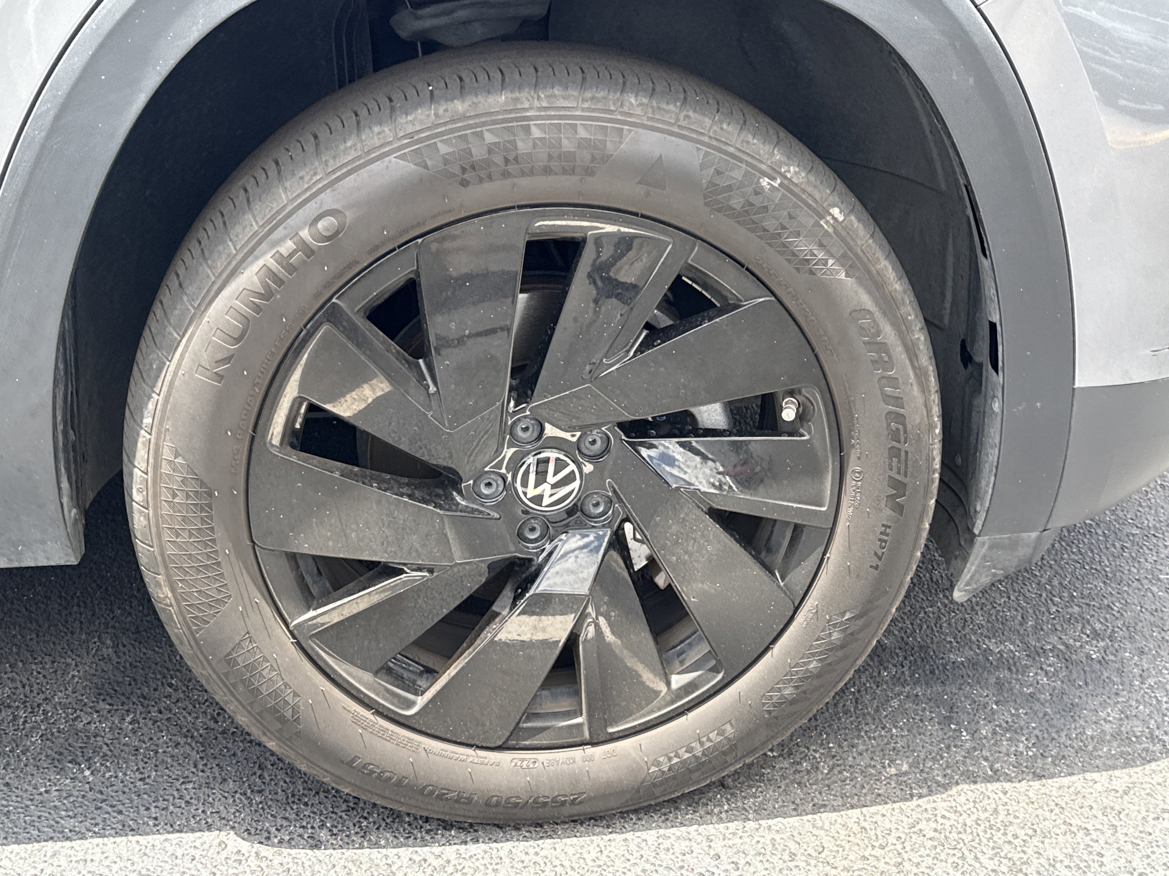 Used 2024 Volkswagen Atlas SE FWD image 12