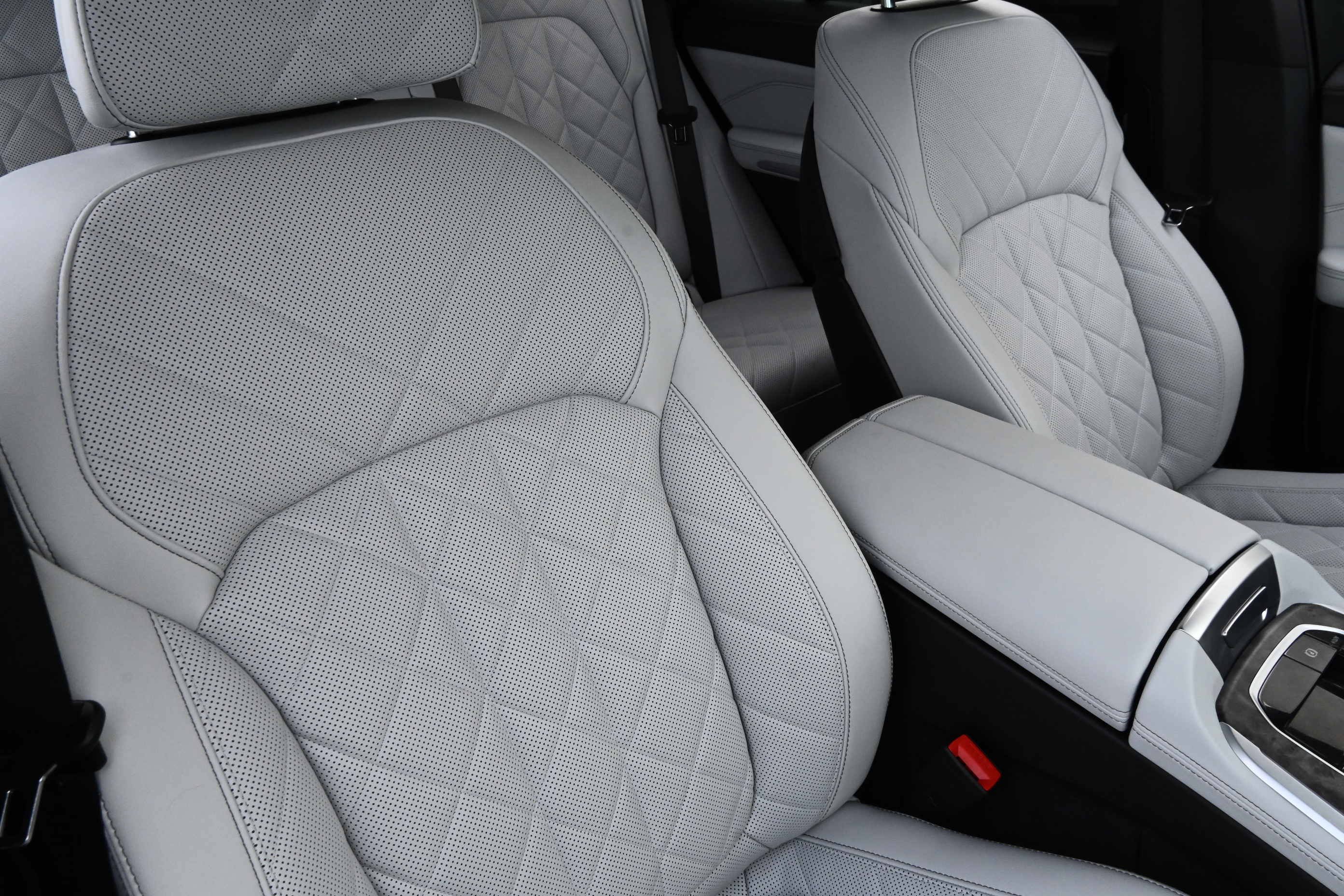 Used 2024 BMW X5 M60i image 31