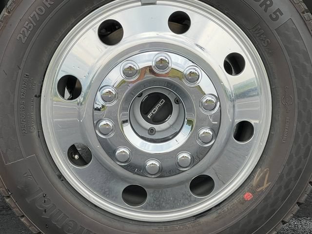New 2026 Ford F550 4x4 Crew Cab image 5