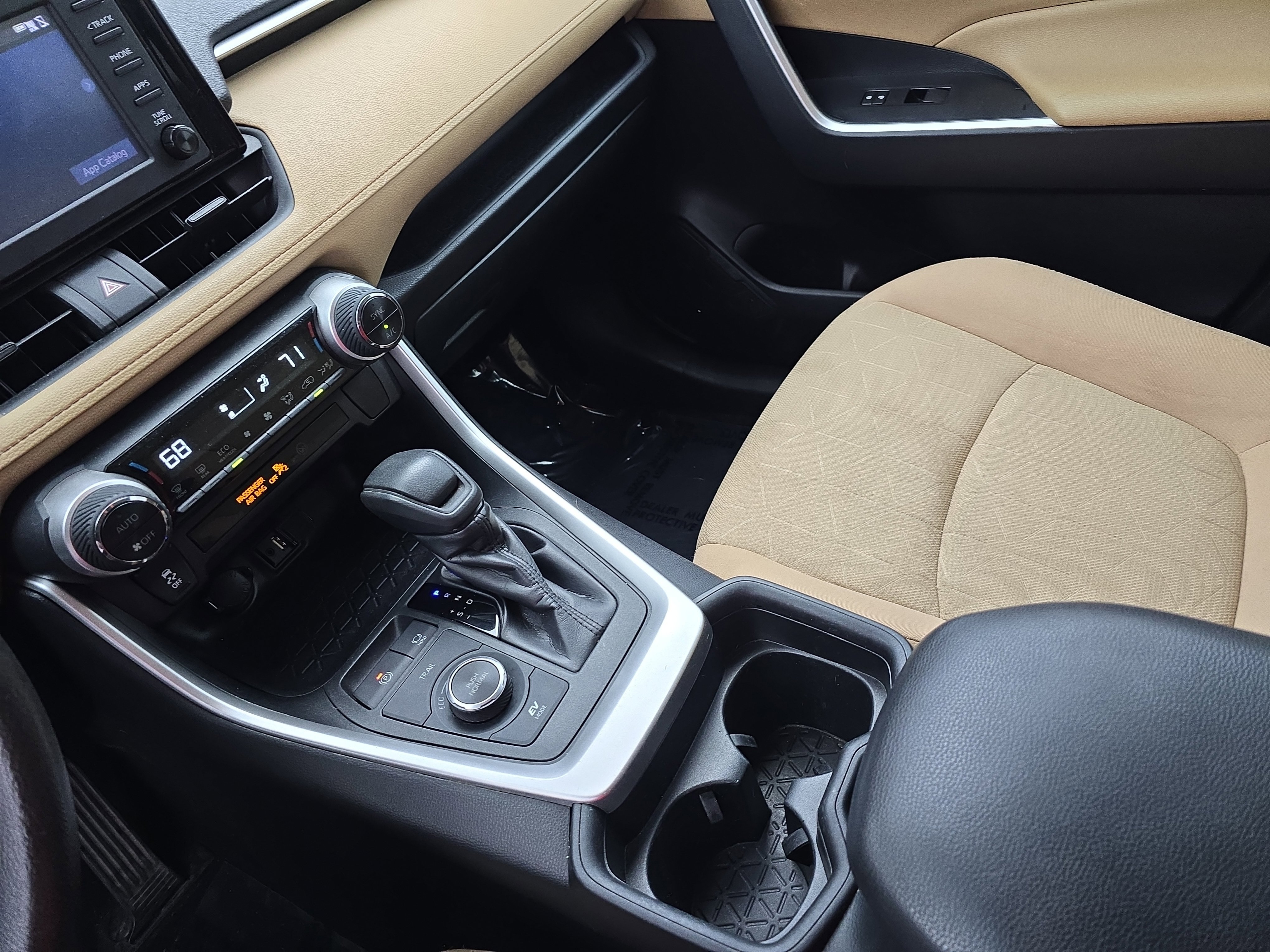 Used 2019 Toyota RAV4 XLE image 22