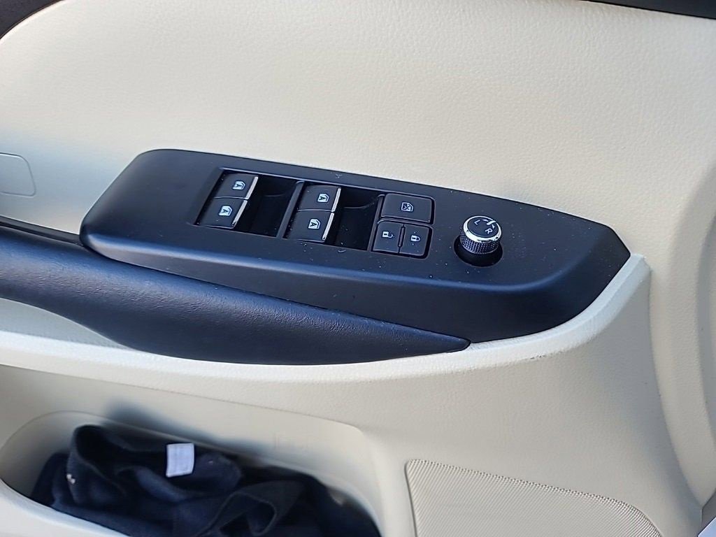 Used 2019 Toyota Highlander Limited Platinum image 14