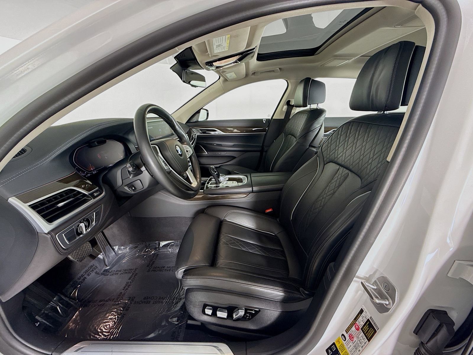 Certified 2022 BMW 750i xDrive image 22