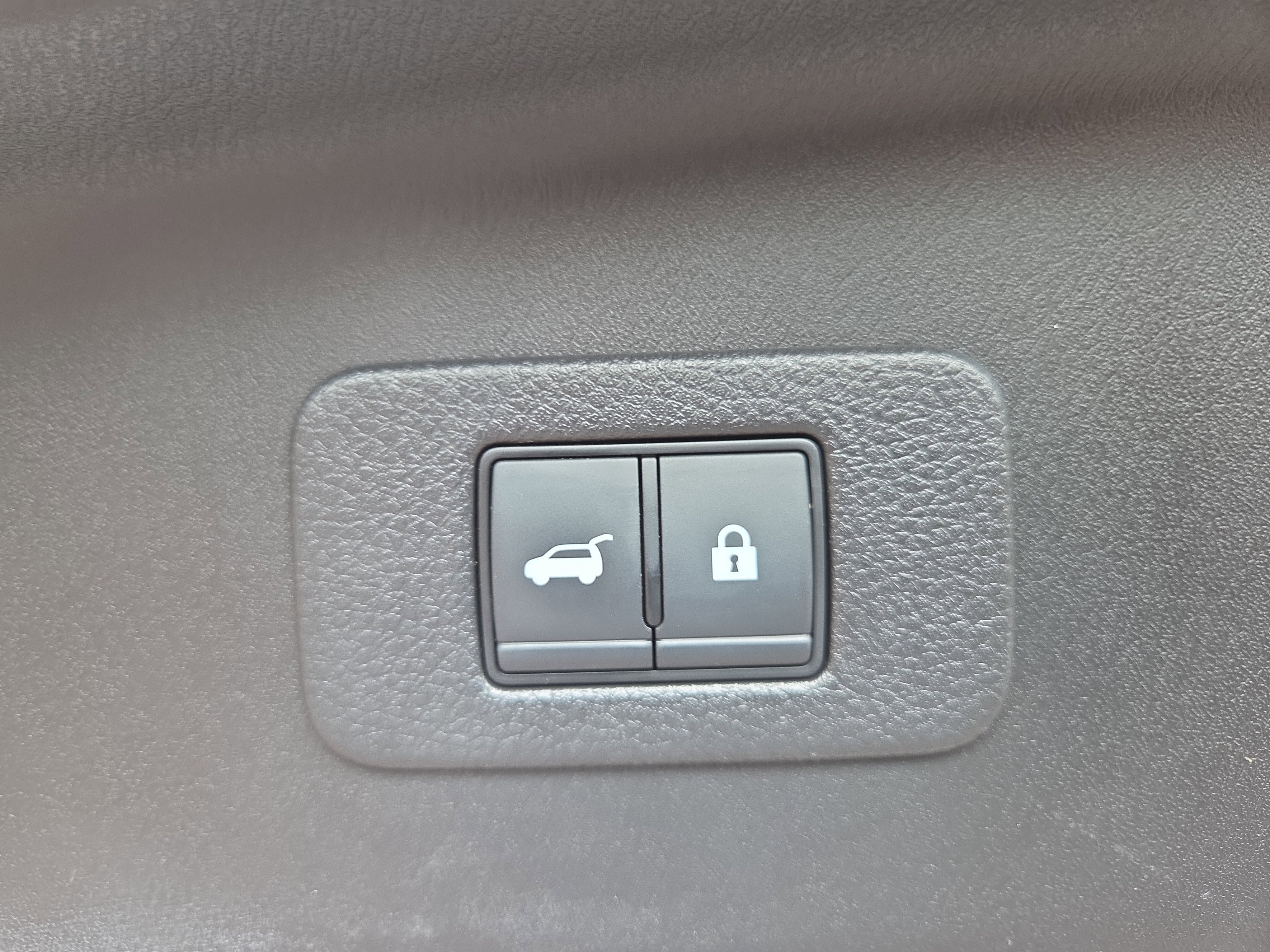 Used 2023 Nissan Armada Platinum w/ Cargo Package image 41