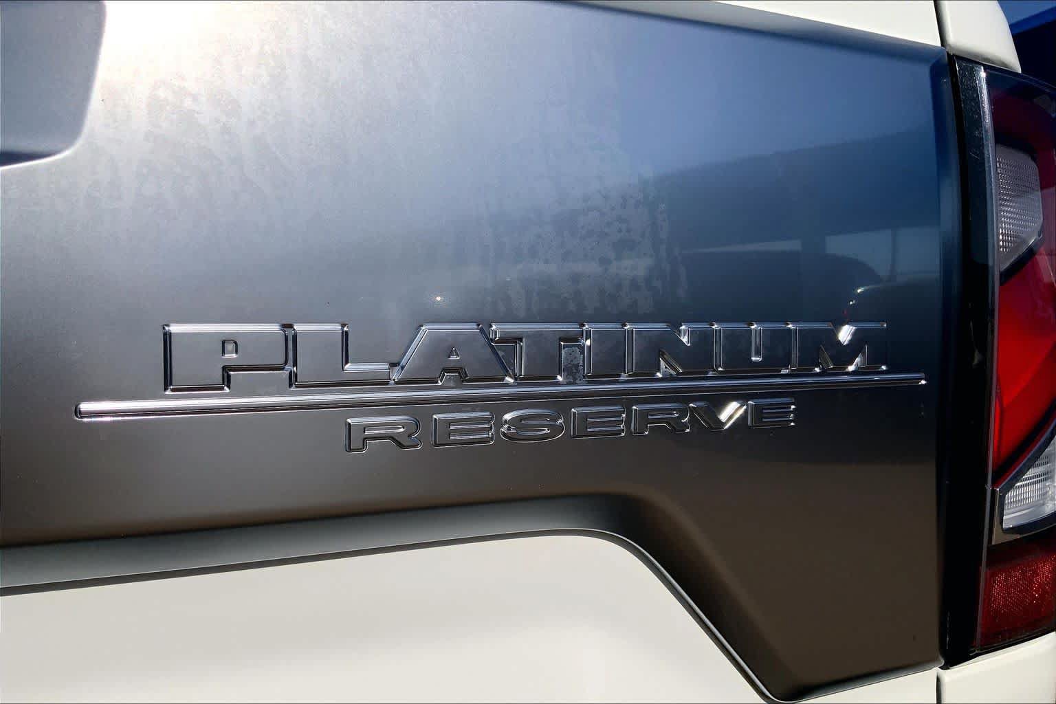 Used 2022 Nissan Titan Platinum Reserve w/ Moonroof Package AWD/4WD image 10