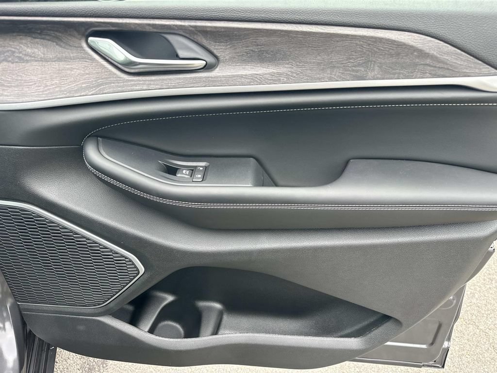 New 2026 Jeep Grand Cherokee Limited AWD/4WD image 13