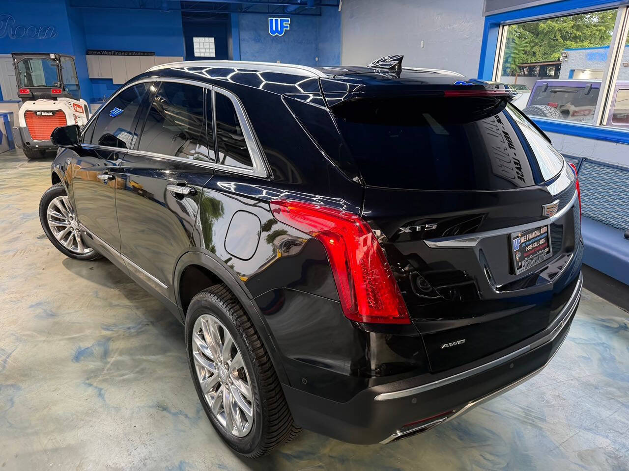 Used 2019 Cadillac XT5 Platinum AWD/4WD image 3