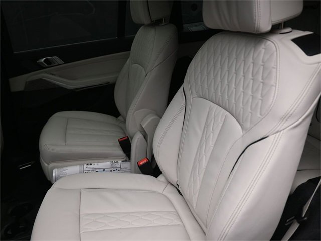 New 2025 BMW X7 xDrive40i w/ Executive Package image 12