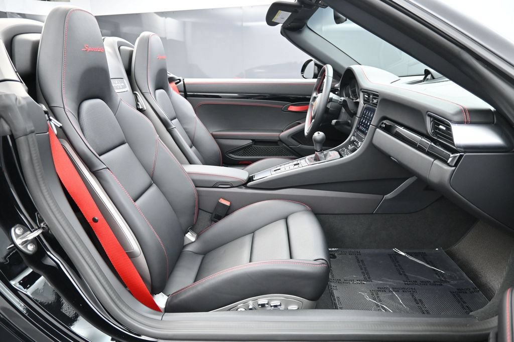 Certified 2019 Porsche 911 Speedster RWD image 32