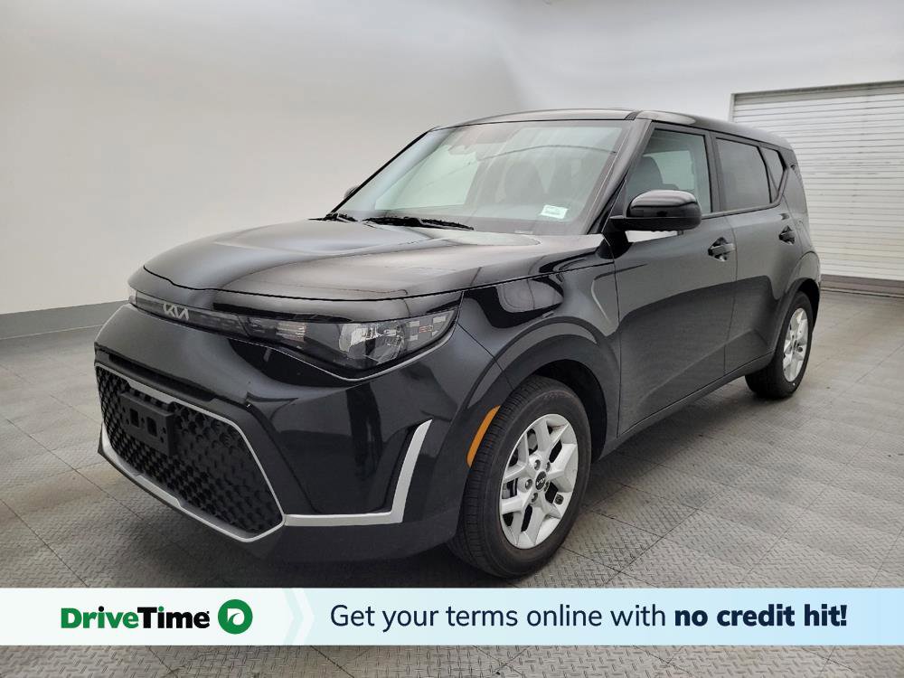Used 2025 Kia Soul LX FWD image 1