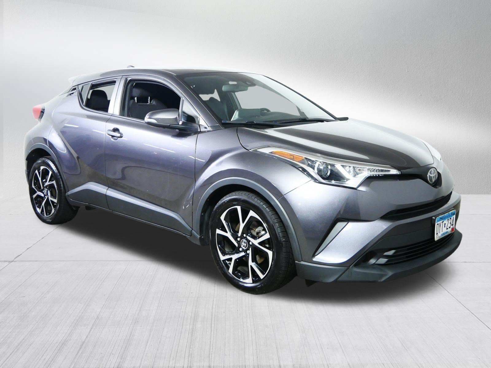 Used 2019 Toyota C-HR XLE FWD image 1