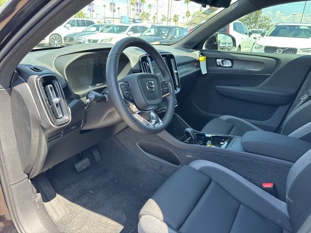 Used 2025 Volvo EX40 Core w/ Climate Package AWD/4WD image 12