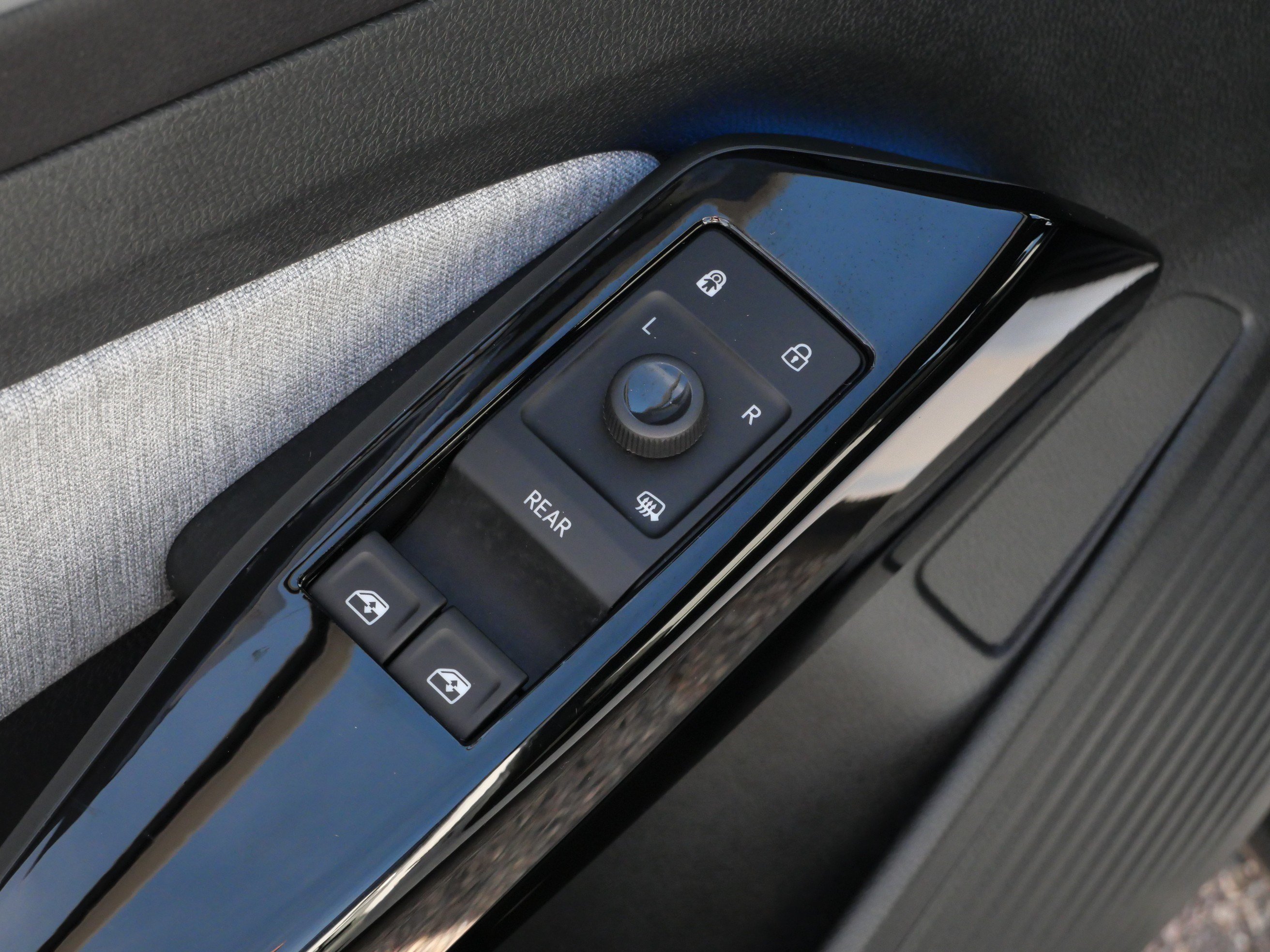 Used 2024 Volkswagen ID.4 2WD image 19