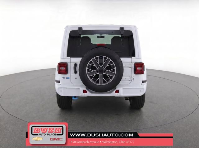 Used 2022 Jeep Wrangler Unlimited Sahara AWD/4WD image 7
