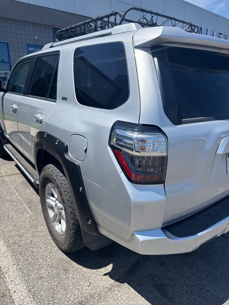 Used 2018 Toyota 4Runner SR5 AWD/4WD image 16