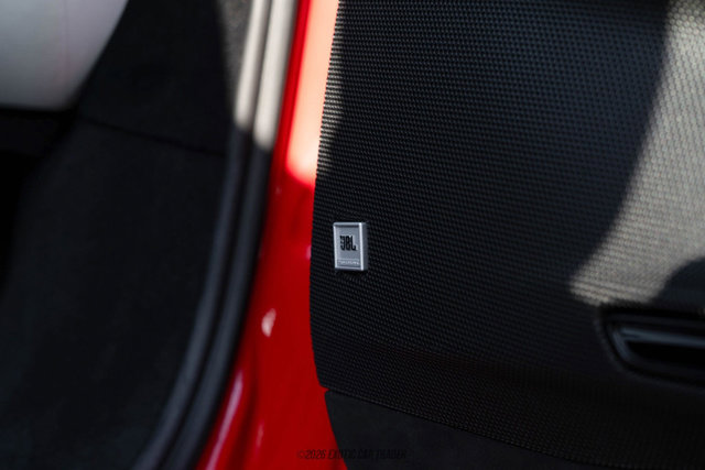 Used 2025 Ferrari SF90 Spider image 67