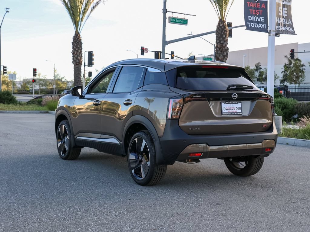 New 2026 Nissan Kicks SR FWD image 6