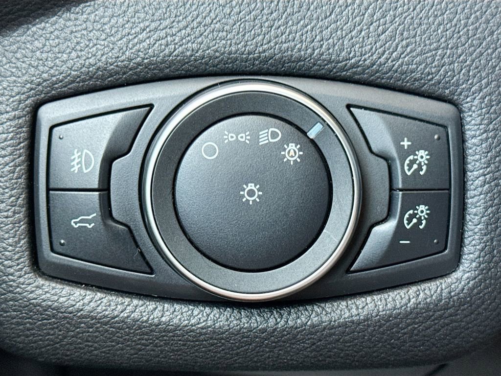 Used 2018 Ford Escape SEL image 12