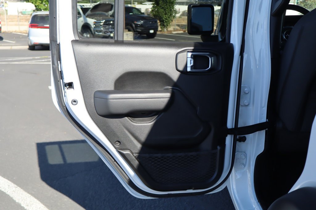 Used 2025 Jeep Wrangler Unlimited Sport AWD/4WD image 36